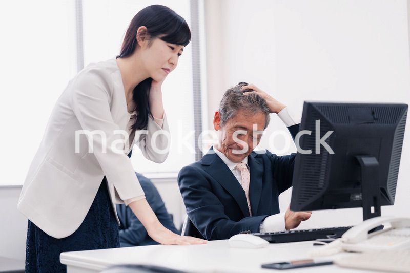 困難に直面する経営層の男性