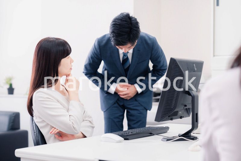 部下を叱る女性の上司