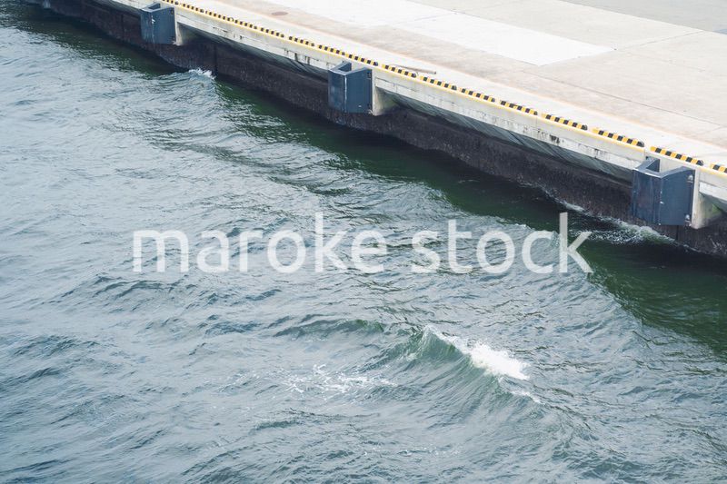 大型船が接岸する港
