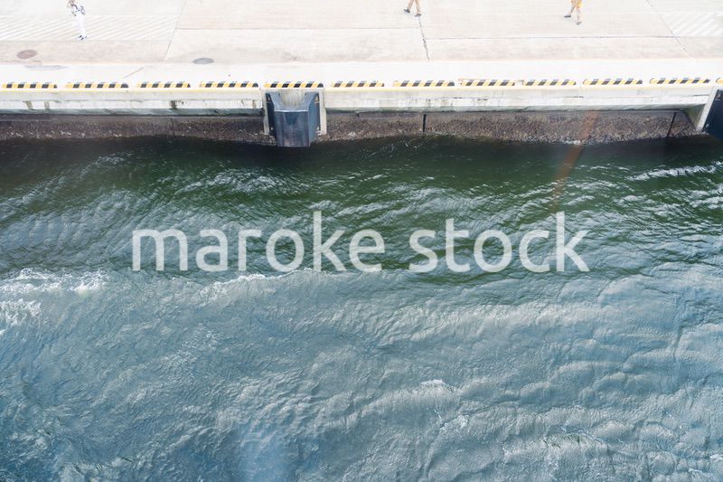 大型船が接岸する港