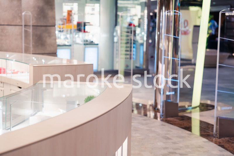 高級ブティックのショーケース