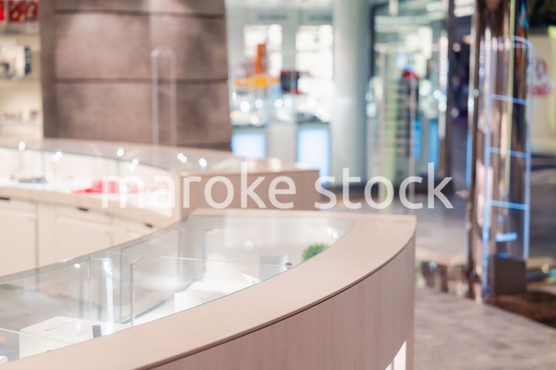 高級ブティックのショーケース