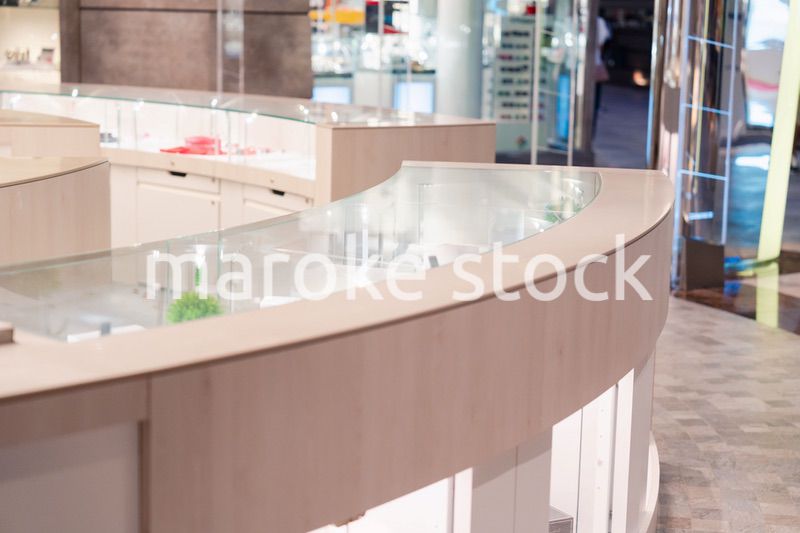 高級ブティックのショーケース