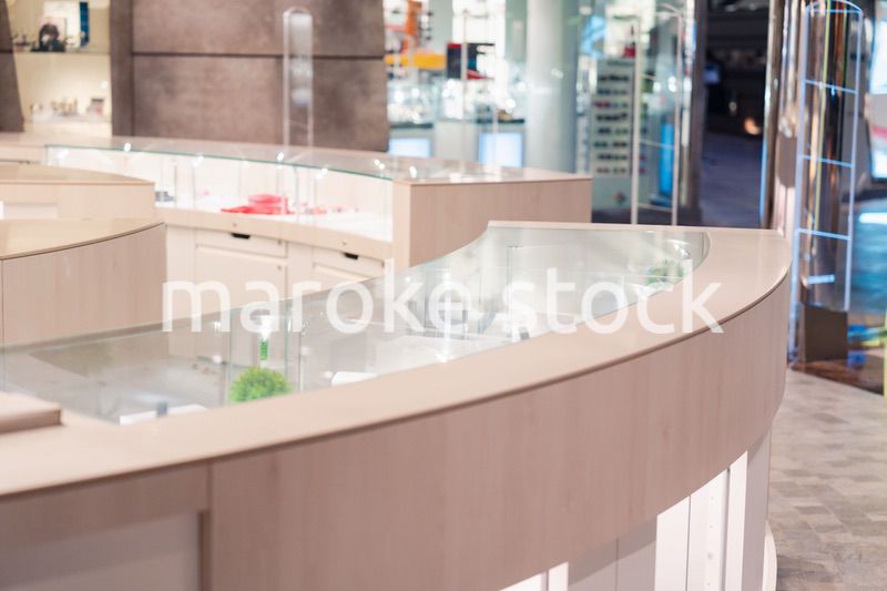 高級ブティックのショーケース