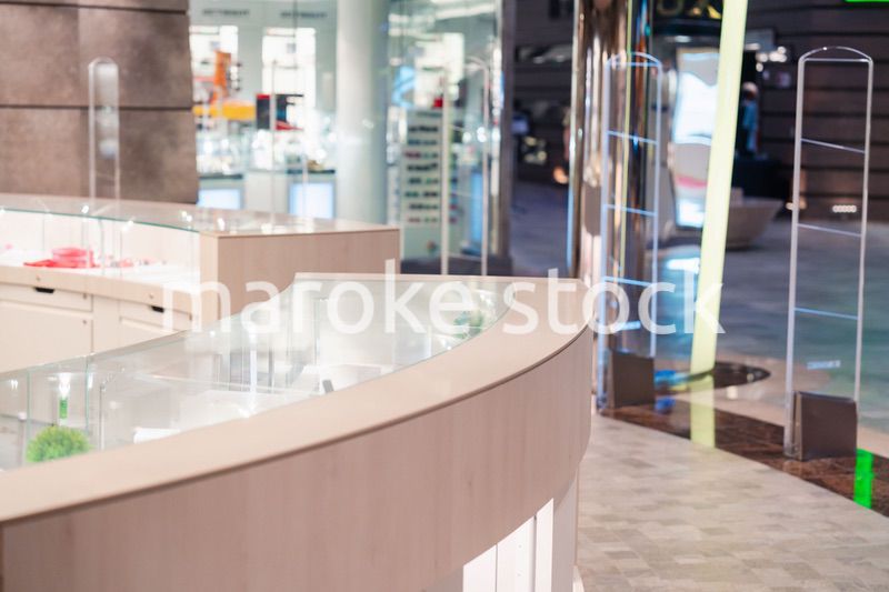 高級ブティックのショーケース