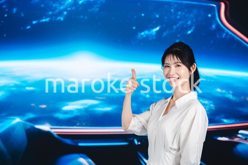 宇宙旅行を楽しむ若い女性