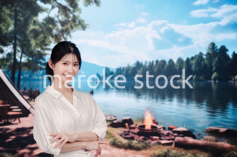 アウトドアを楽しむ若い女性