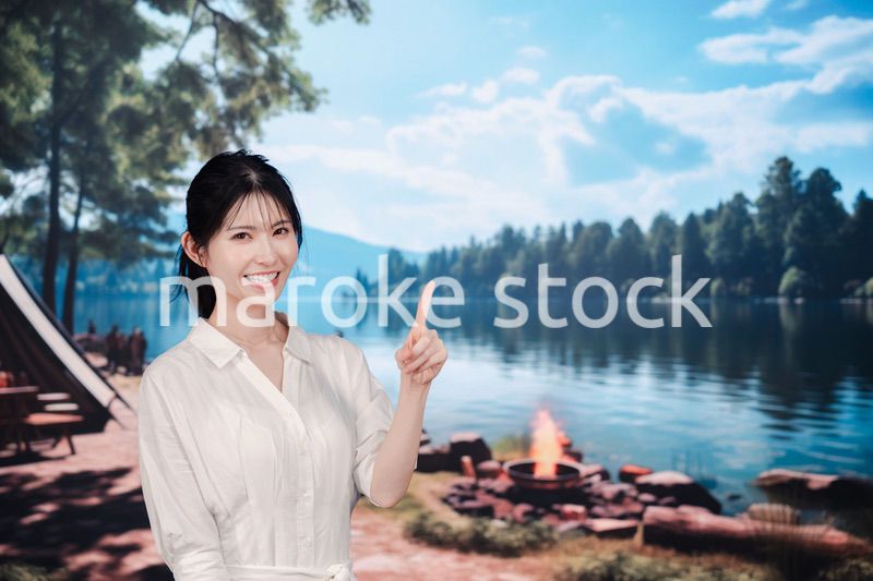 アウトドアを楽しむ若い女性