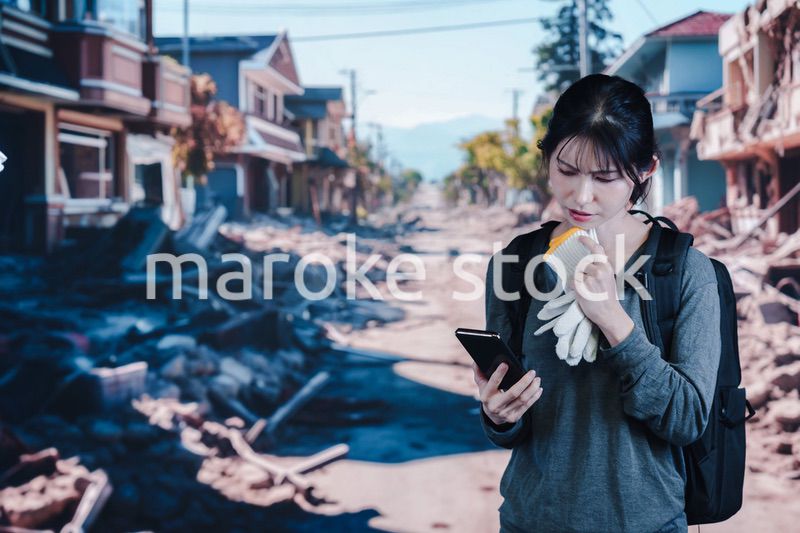 災害で被災した若い女性