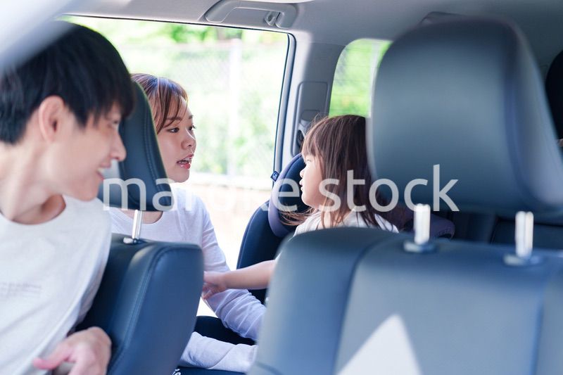 家族みんなで車でおでかけ