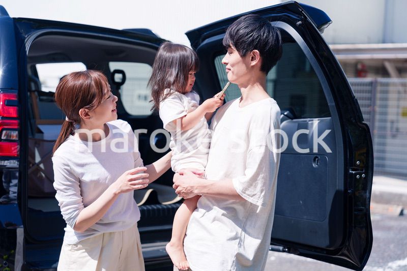 家族みんなで車でおでかけ