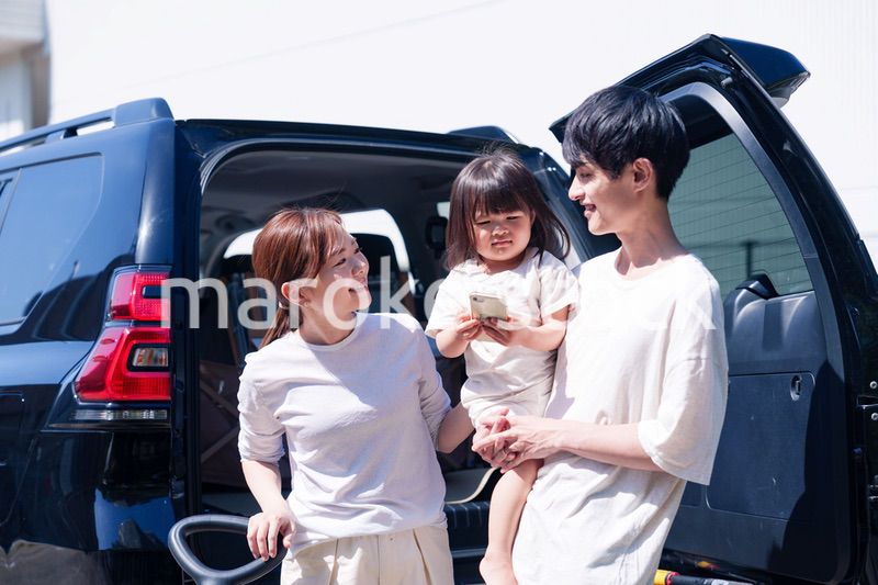 家族みんなで車でおでかけ