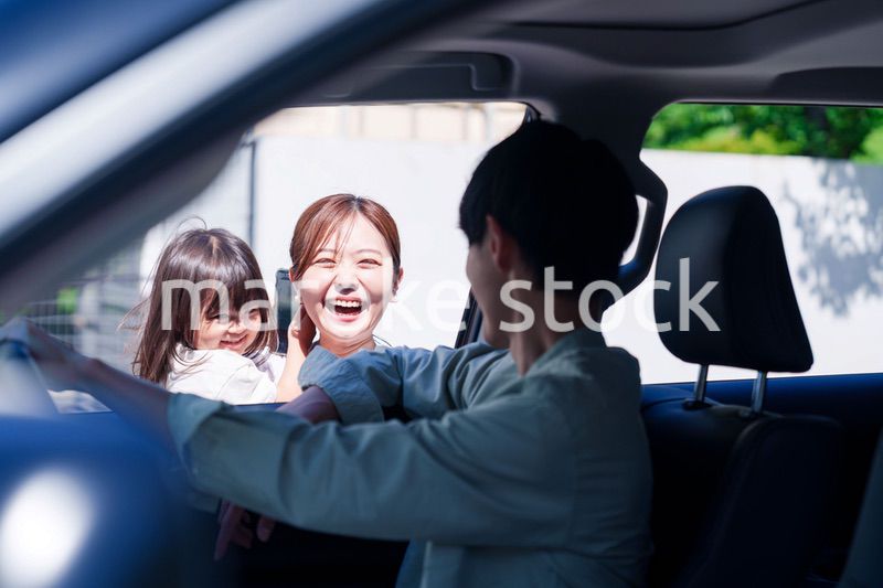 家族みんなで車でおでかけ