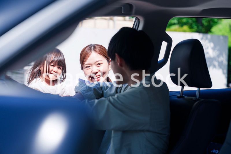 家族みんなで車でおでかけ