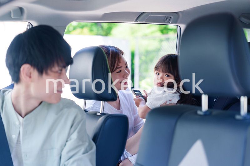 家族みんなで車でおでかけ