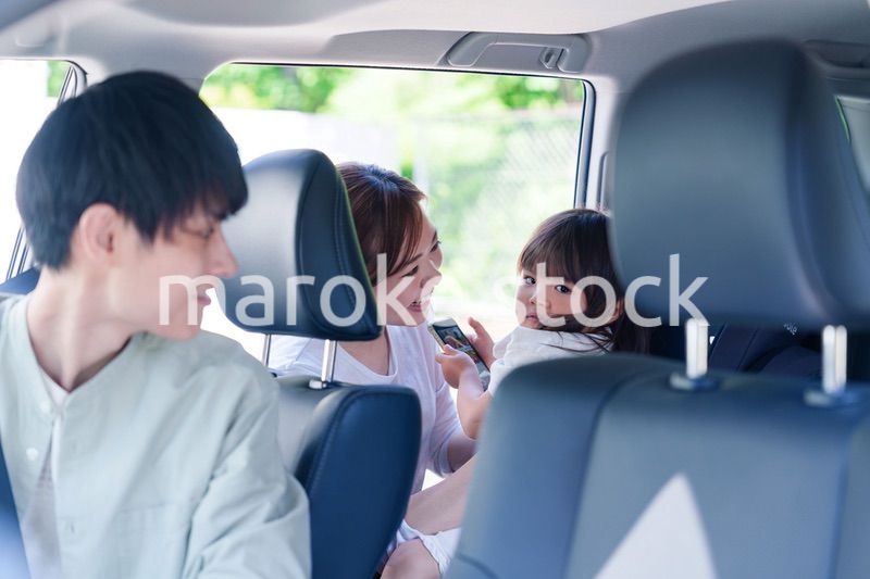 家族みんなで車でおでかけ