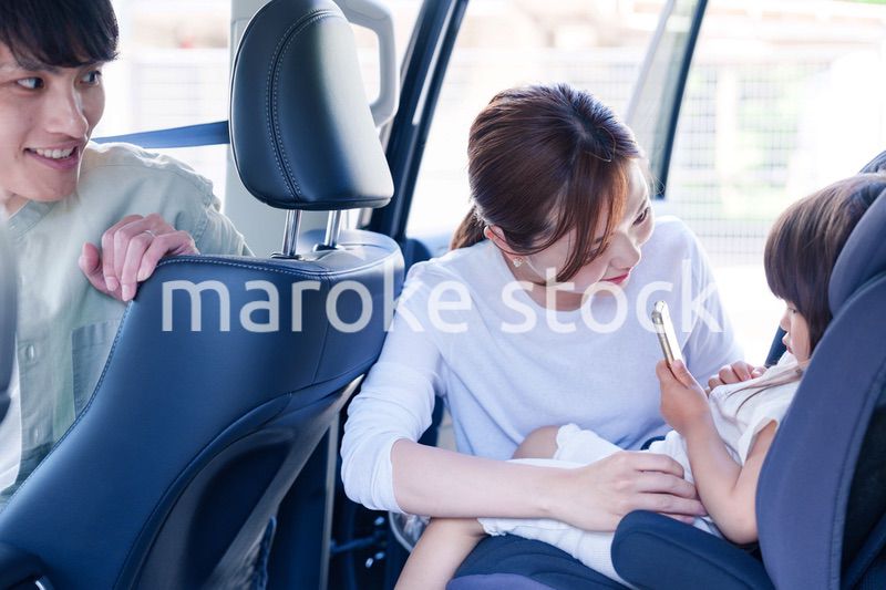 家族みんなで車でおでかけ