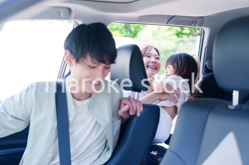 家族みんなで車でおでかけ