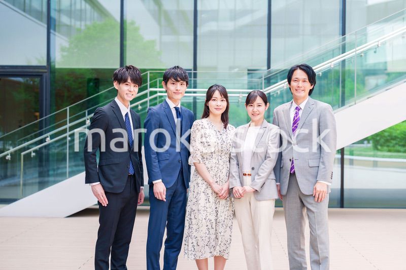 笑顔のビジネスパーソン・集合写真