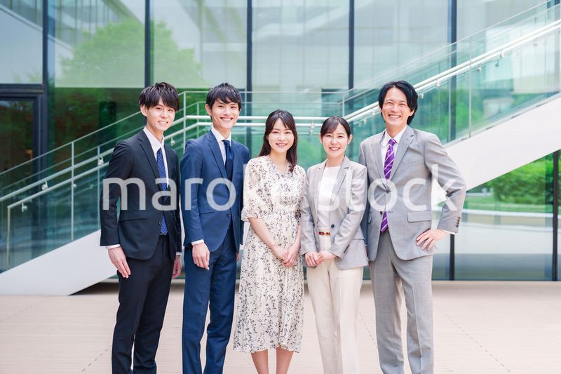 笑顔のビジネスパーソン・集合写真