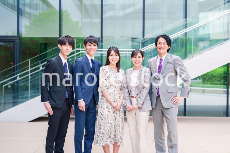 笑顔のビジネスパーソン・集合写真