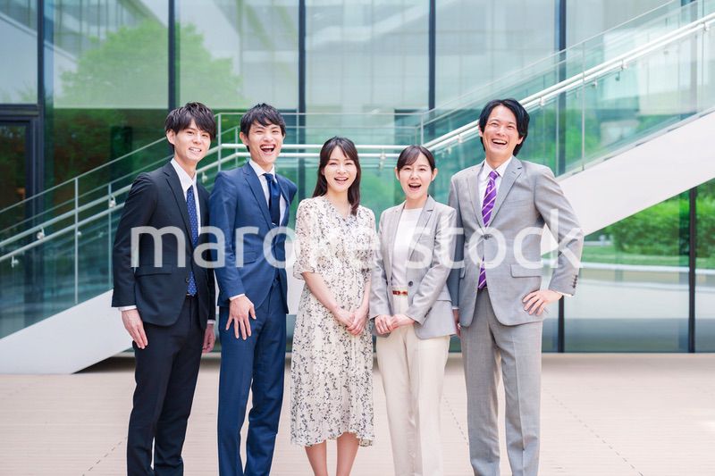 笑顔のビジネスパーソン・集合写真