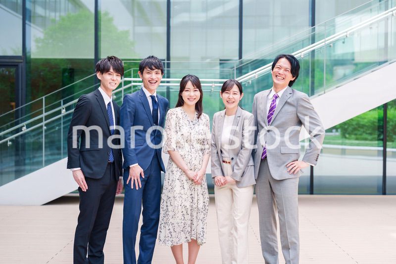笑顔のビジネスパーソン・集合写真