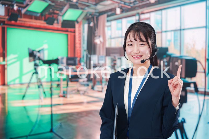 スタジオで働くディレクターの女性