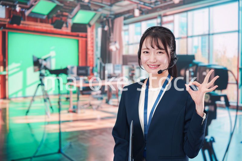 スタジオで働くディレクターの女性