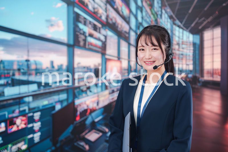 スタジオで働くディレクターの女性