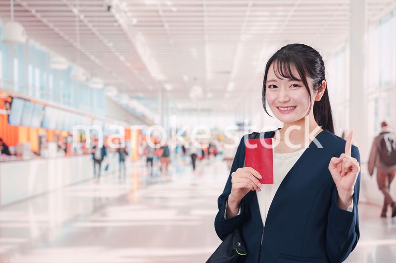 海外出張をするビジネスウーマン