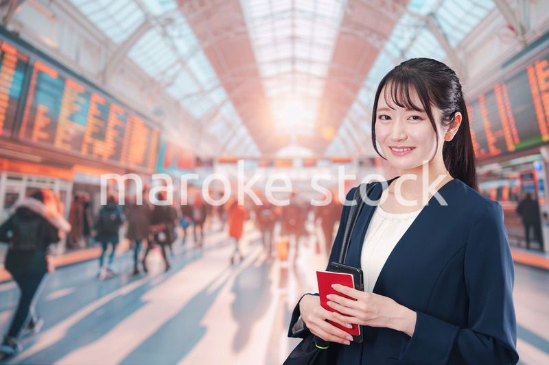 海外出張をするビジネスウーマン