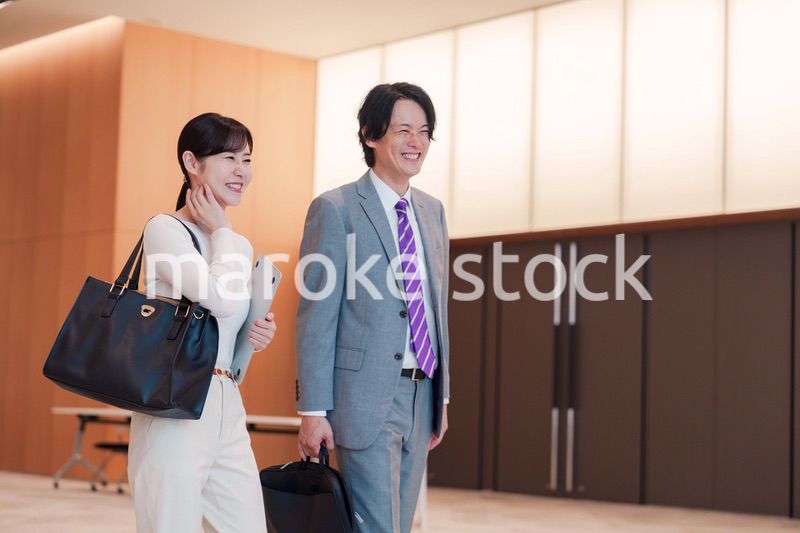 外回りをする営業担当のビジネスパーソン