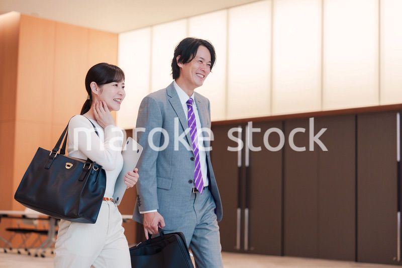 外回りをする営業担当のビジネスパーソン