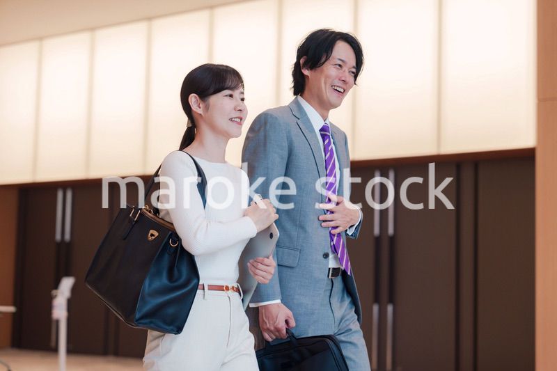 外回りをする営業担当のビジネスパーソン