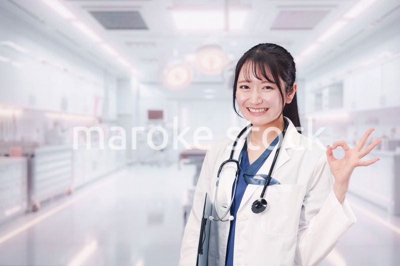 病院で働く若い女性のドクター