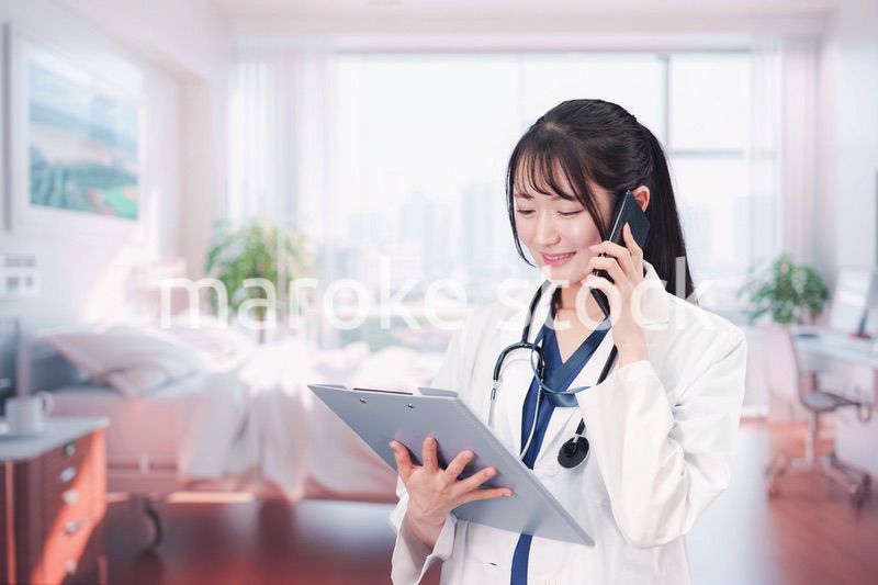 病院で働く若い女性のドクター