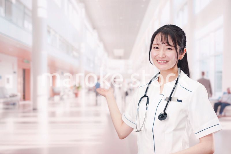 医療機関で働く若い女性の看護師