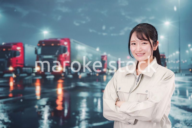 若い女性のトラックドライバー