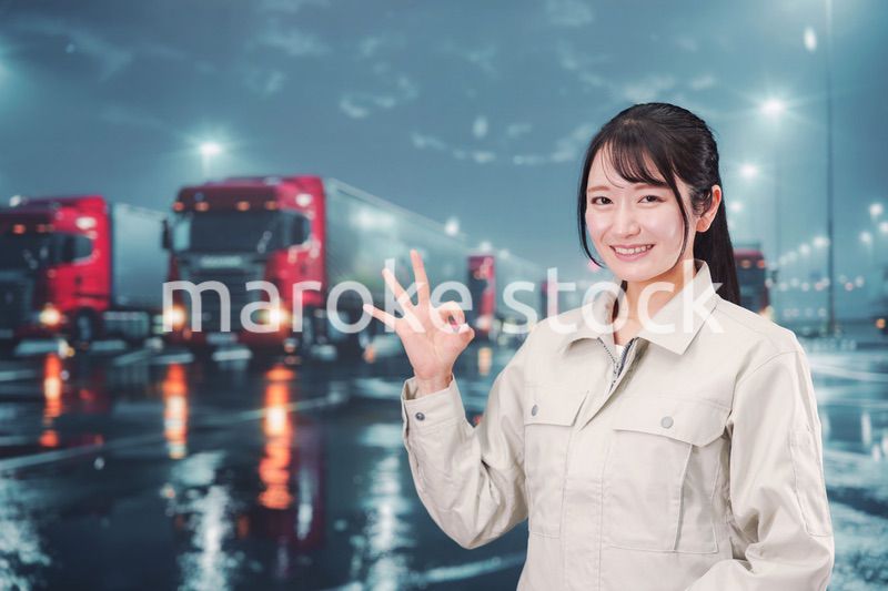 若い女性のトラックドライバー