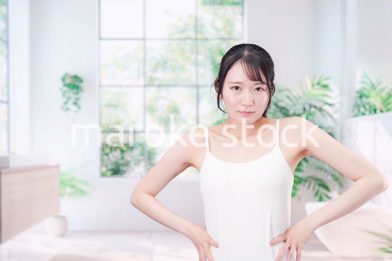 体型に悩む若い女性