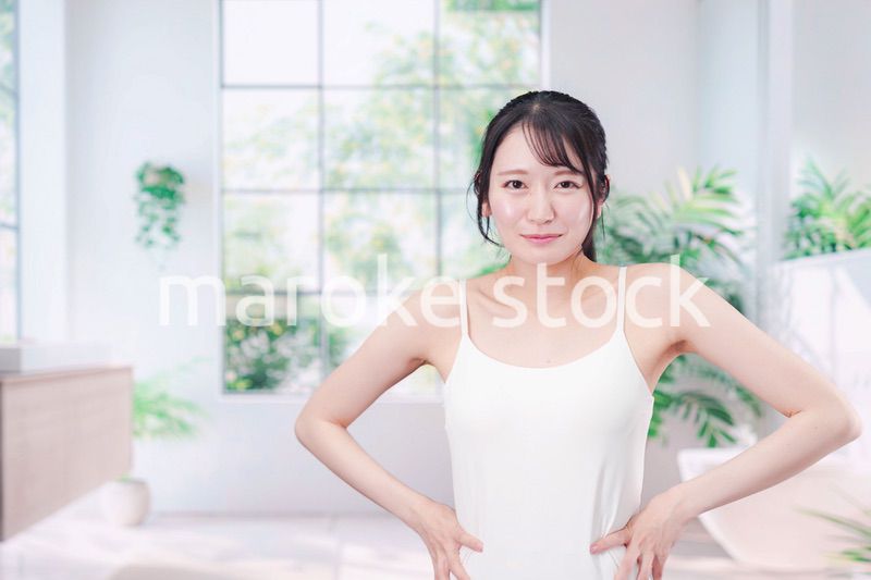 体型に悩む若い女性