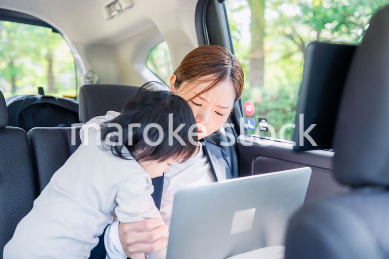 子どもが突然熱を出してタクシーでお迎えに行くワーママ