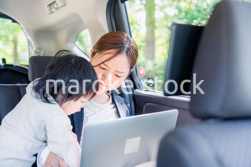 子どもが突然熱を出してタクシーでお迎えに行くワーママ