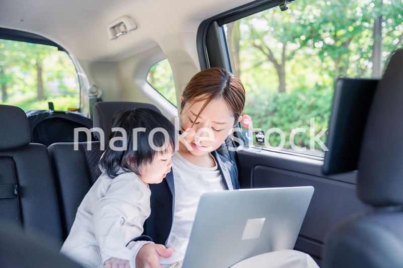 子どもが突然熱を出してタクシーでお迎えに行くワーママ