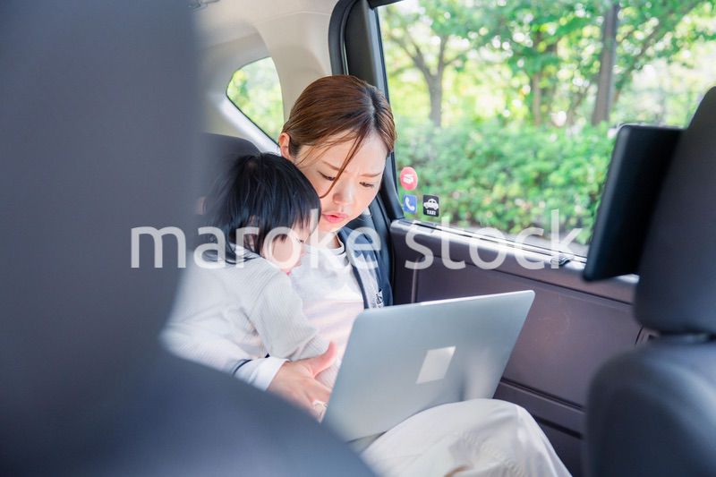 子どもが突然熱を出してタクシーでお迎えに行くワーママ