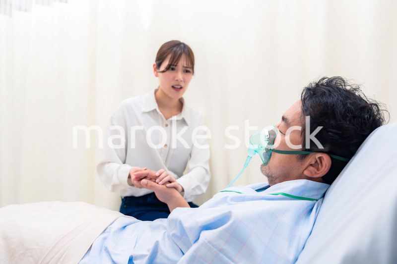 人工呼吸器をつけた男性と病院に駆けつけた家族