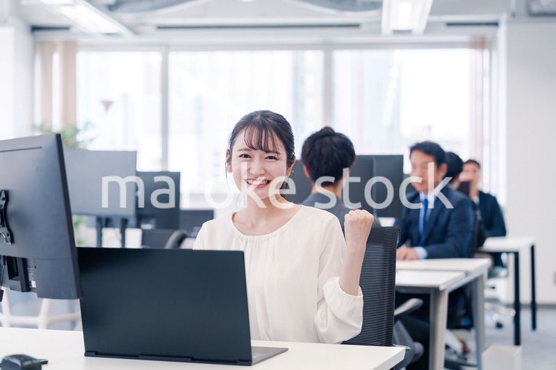 明るい雰囲気のオフィス