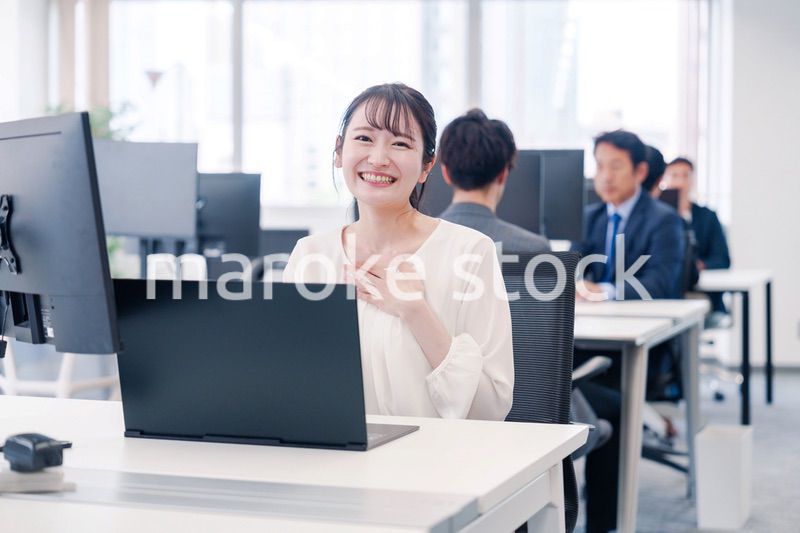 明るい雰囲気のオフィス