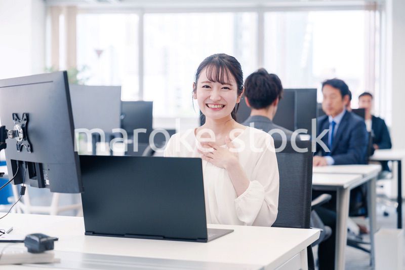 明るい雰囲気のオフィス